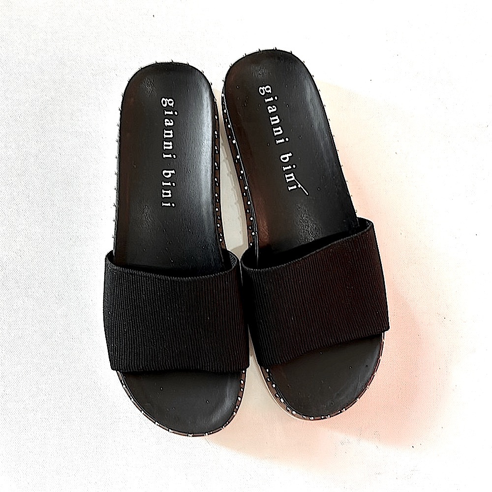 Gianni Bini sandals